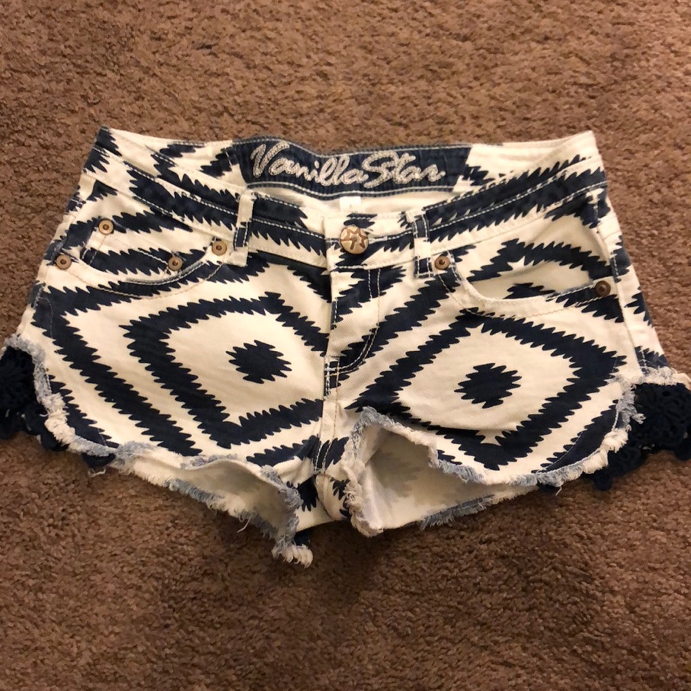 Super cute daisy dukes